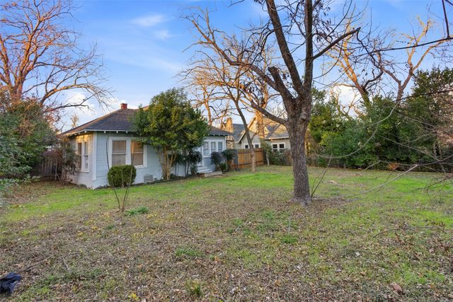 405 College Street, Cleburne, TX 76033