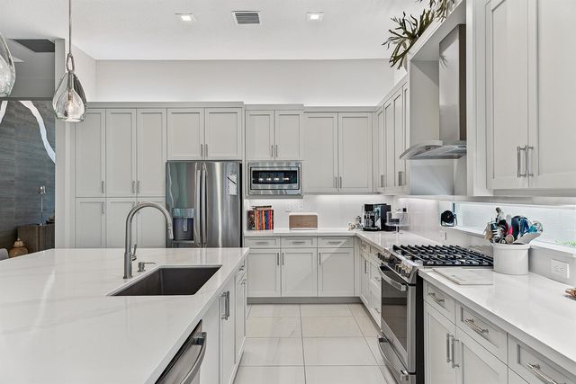 9960 Pecorino Isle, Boynton Beach, FL 33473