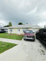5447 Twin Oakes Road, Lake Worth, FL 33463