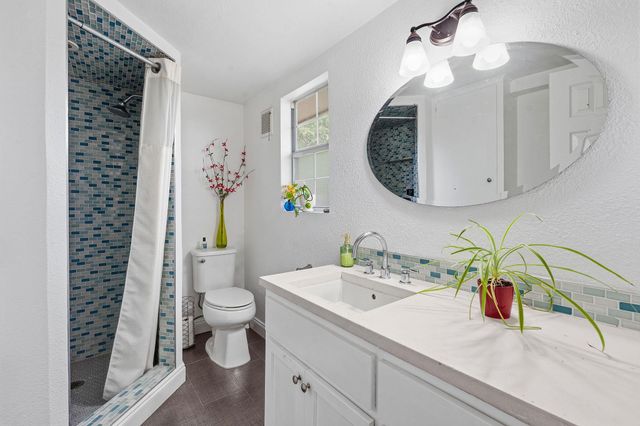 700 Corral LN, Austin, TX 78745