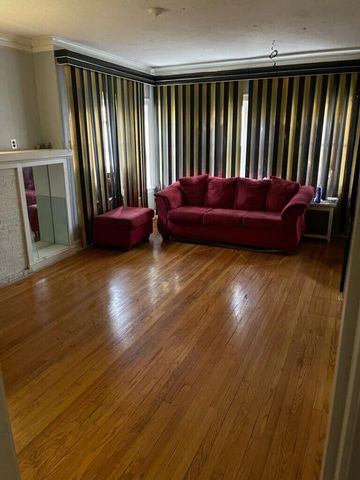 8414 S Aberdeen Street, Chicago, IL 60620