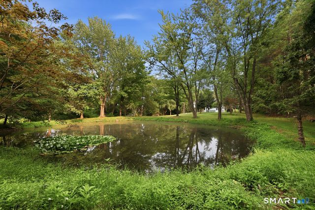 751 West Avon Road, Avon, CT 06001