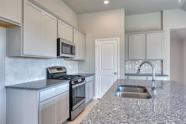 739 Hidden Meadow Street, Bonney, TX 77583