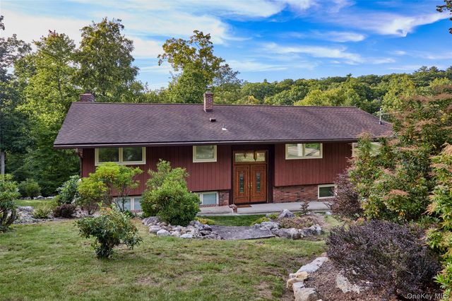 64 Clinton Road, Tuxedo Park, NY 10987