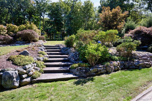 64 Clinton Road, Tuxedo Park, NY 10987
