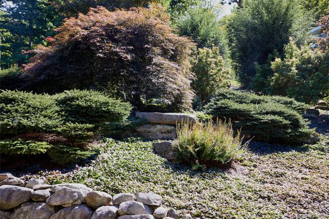 64 Clinton Road, Tuxedo Park, NY 10987