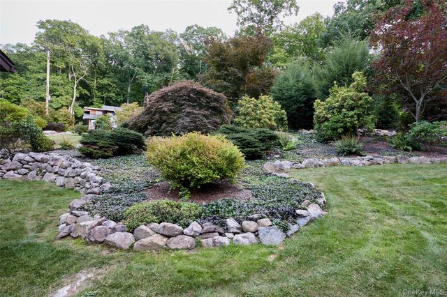 64 Clinton Road, Tuxedo Park, NY 10987