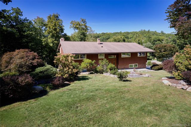 64 Clinton Road, Tuxedo Park, NY 10987