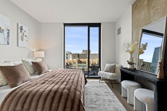 55 Lagrange St 1703, Boston, MA 02116