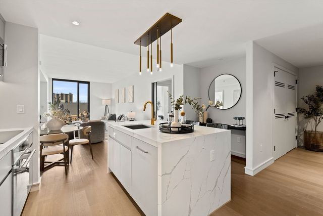 55 Lagrange St 1703, Boston, MA 02116