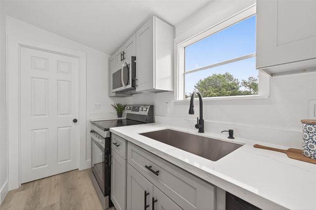 15236 Heavenly Acres Drive, Willis, TX 77318