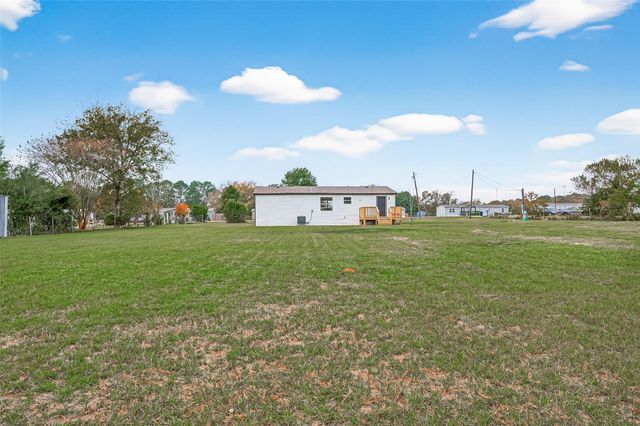 15236 Heavenly Acres Drive, Willis, TX 77318