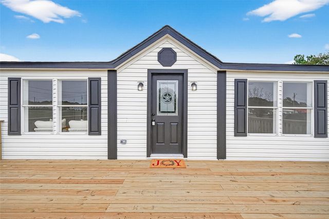 15236 Heavenly Acres Drive, Willis, TX 77318