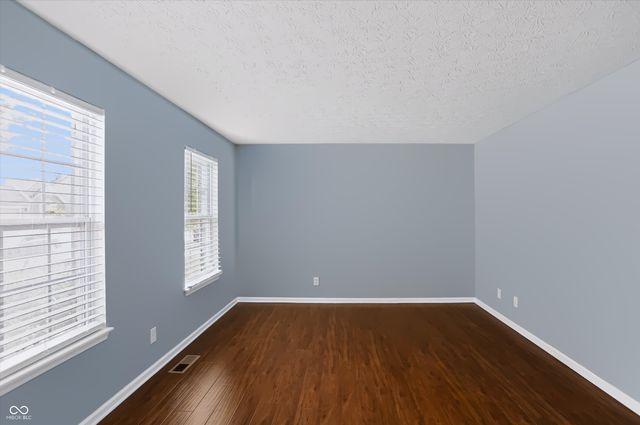 8720 New Heritage Drive, Indianapolis, IN 46239