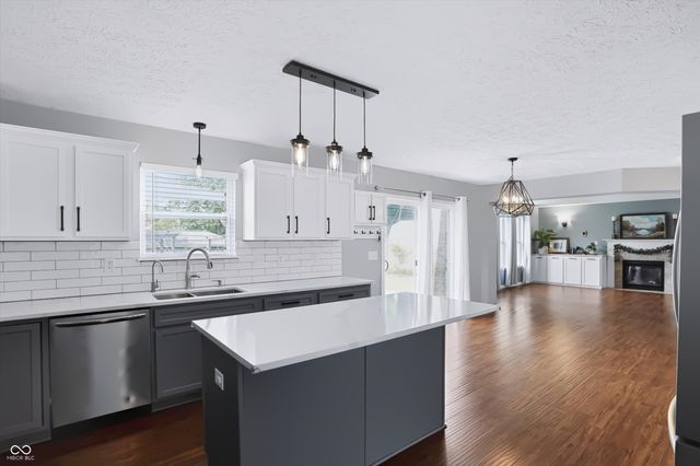 8720 New Heritage Drive, Indianapolis, IN 46239