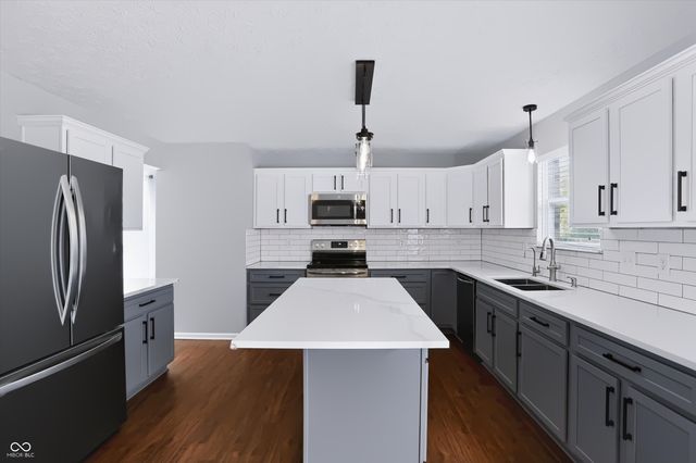 8720 New Heritage Drive, Indianapolis, IN 46239