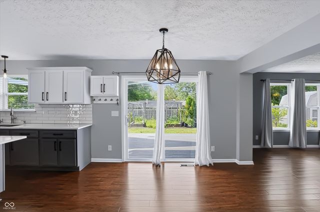 8720 New Heritage Drive, Indianapolis, IN 46239