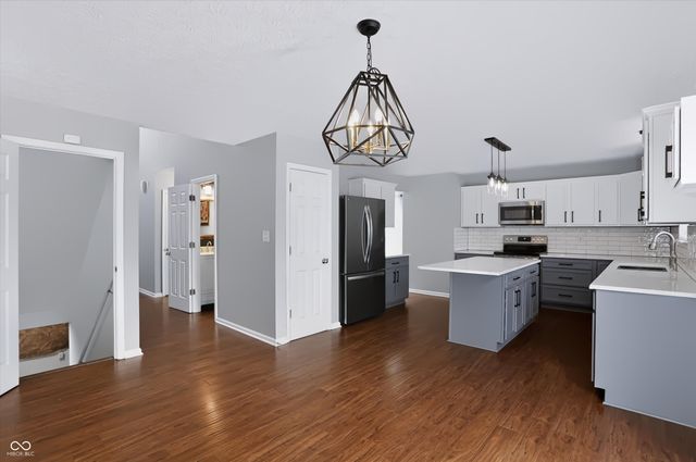 8720 New Heritage Drive, Indianapolis, IN 46239