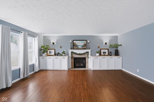8720 New Heritage Drive, Indianapolis, IN 46239