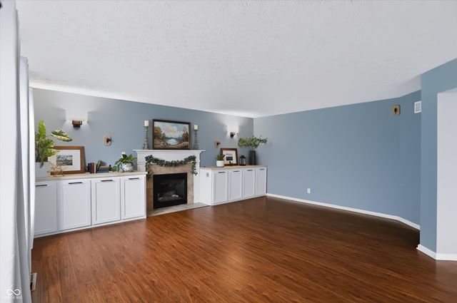 8720 New Heritage Drive, Indianapolis, IN 46239