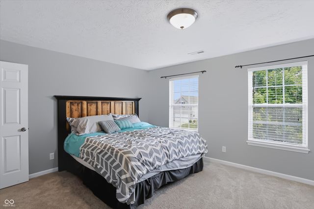 8720 New Heritage Drive, Indianapolis, IN 46239