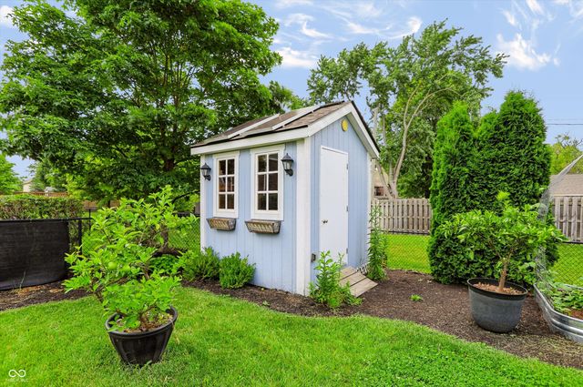 8720 New Heritage Drive, Indianapolis, IN 46239