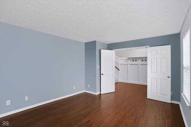 8720 New Heritage Drive, Indianapolis, IN 46239