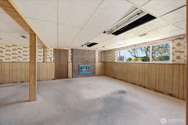1215 S 234th Place, Des Moines, WA 98198