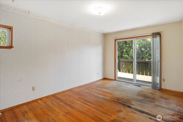 1215 S 234th Place, Des Moines, WA 98198