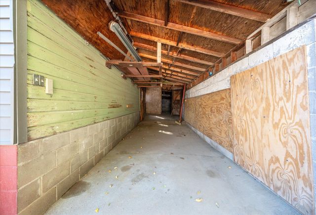 3 PARK Circle, Council Bluffs, IA 51503