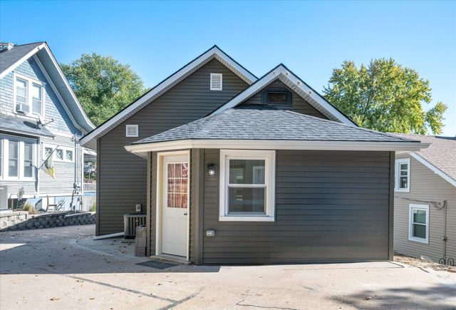 3 PARK Circle, Council Bluffs, IA 51503