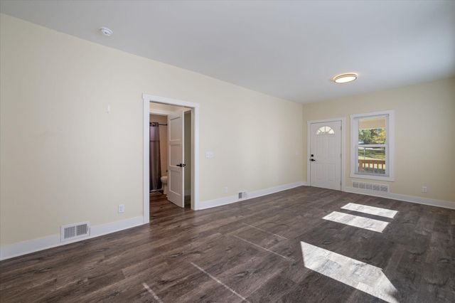 3 PARK Circle, Council Bluffs, IA 51503