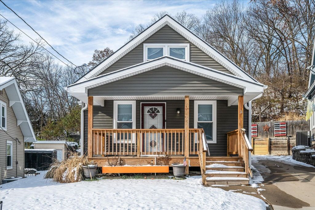 3 PARK Circle, Council Bluffs, IA 51503