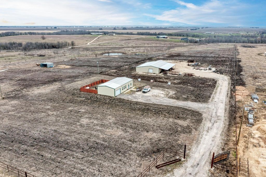 1889 County Road 487, Taylor, TX 76574