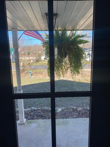 815 E Benton Avenue, Ava, MO 65608