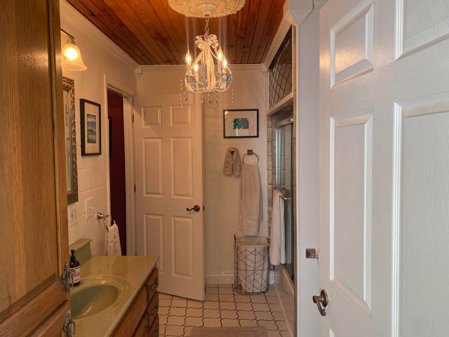 815 E Benton Avenue, Ava, MO 65608