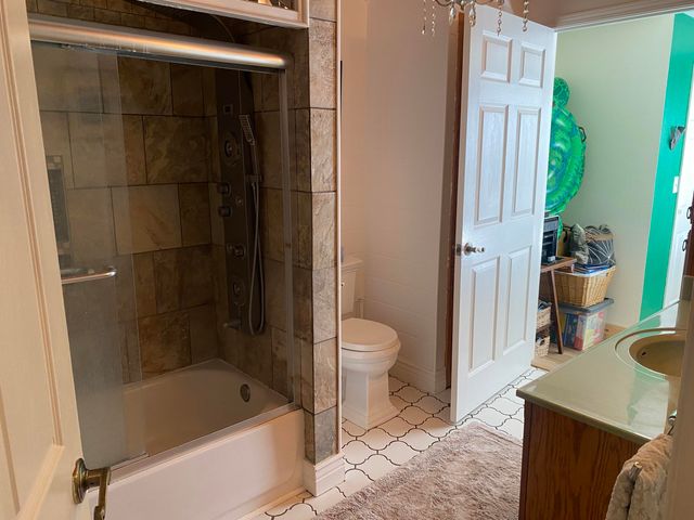 815 E Benton Avenue, Ava, MO 65608