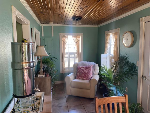 815 E Benton Avenue, Ava, MO 65608