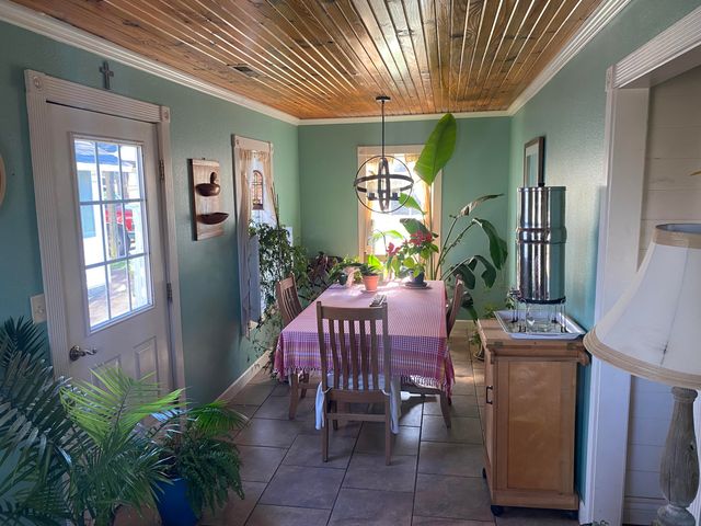 815 E Benton Avenue, Ava, MO 65608