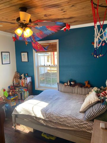 815 E Benton Avenue, Ava, MO 65608