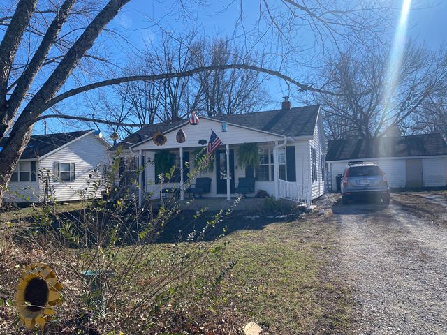 815 E Benton Avenue, Ava, MO 65608