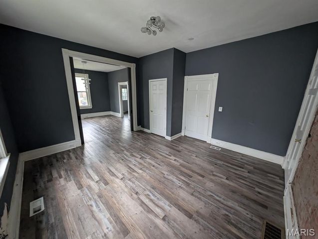 24 S 14th Street, Belleville, IL 62220