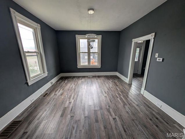 24 S 14th Street, Belleville, IL 62220