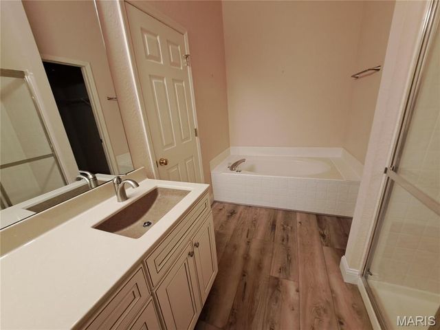 1540 Lienemann Drive 21, St Peters, MO 63303