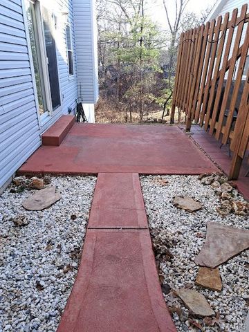 1540 Lienemann Drive 21, St Peters, MO 63303