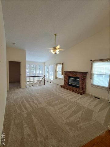 1540 Lienemann Drive 21, St Peters, MO 63303