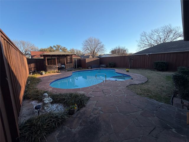 4227 Country Brook Drive, Dallas, TX 75287