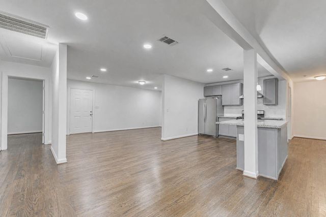 907 Whitaker Avenue, Pasadena, TX 77506