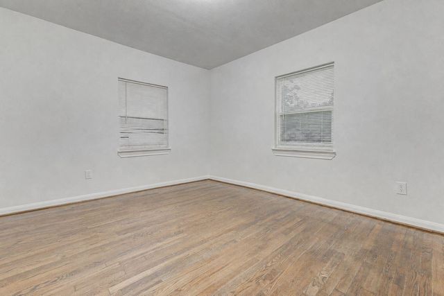 907 Whitaker Avenue, Pasadena, TX 77506