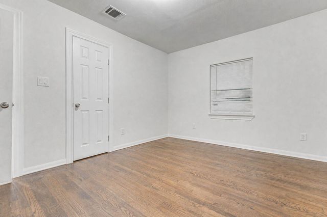 907 Whitaker Avenue, Pasadena, TX 77506